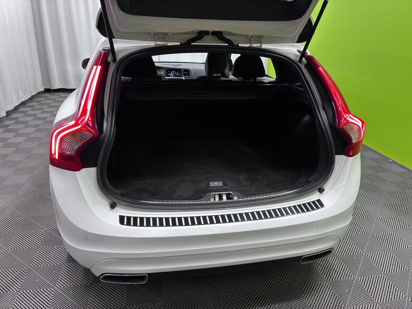 Volvo V60 vaihtoauto