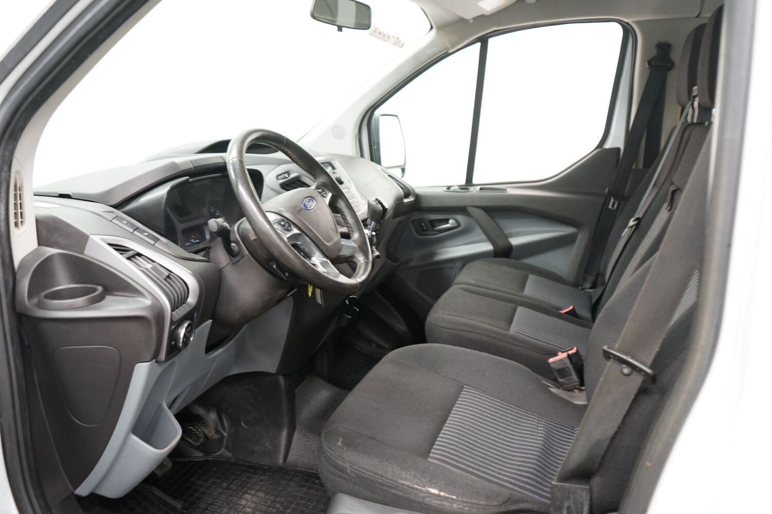 Ford Tourneo Custom vaihtoauto