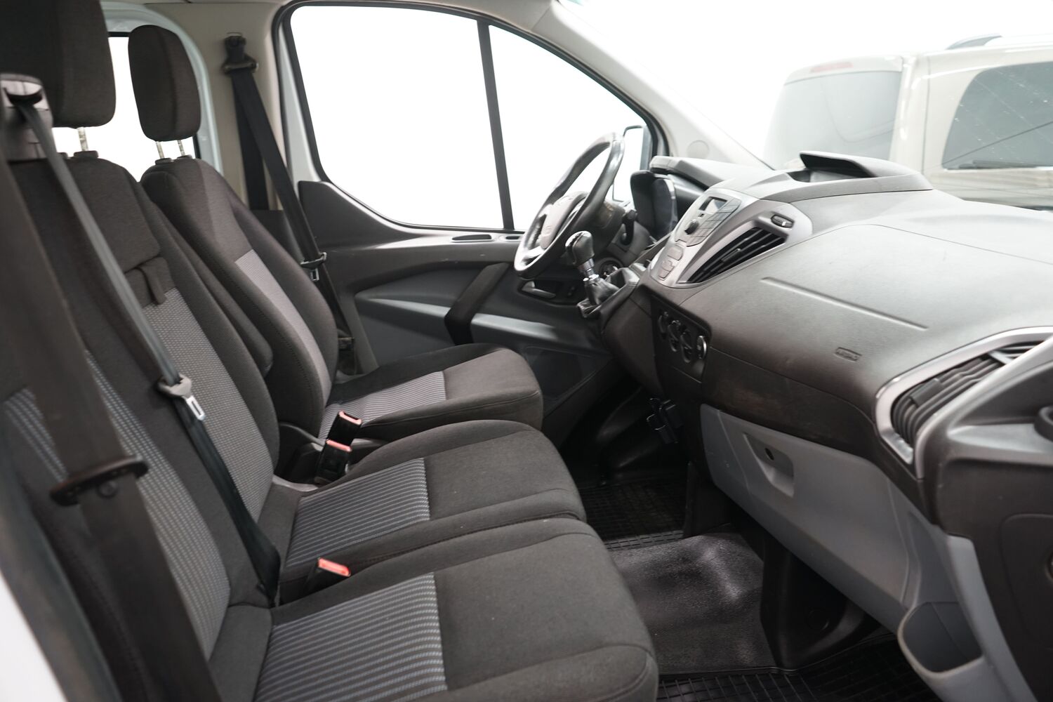 Ford Tourneo Custom vaihtoauto