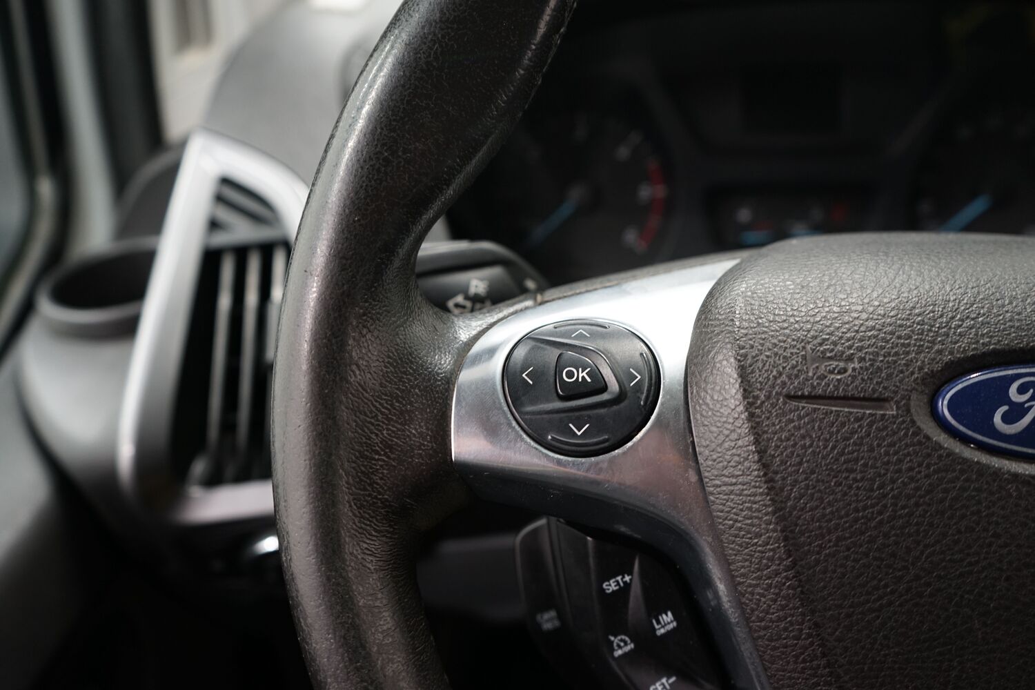 Ford Tourneo Custom vaihtoauto