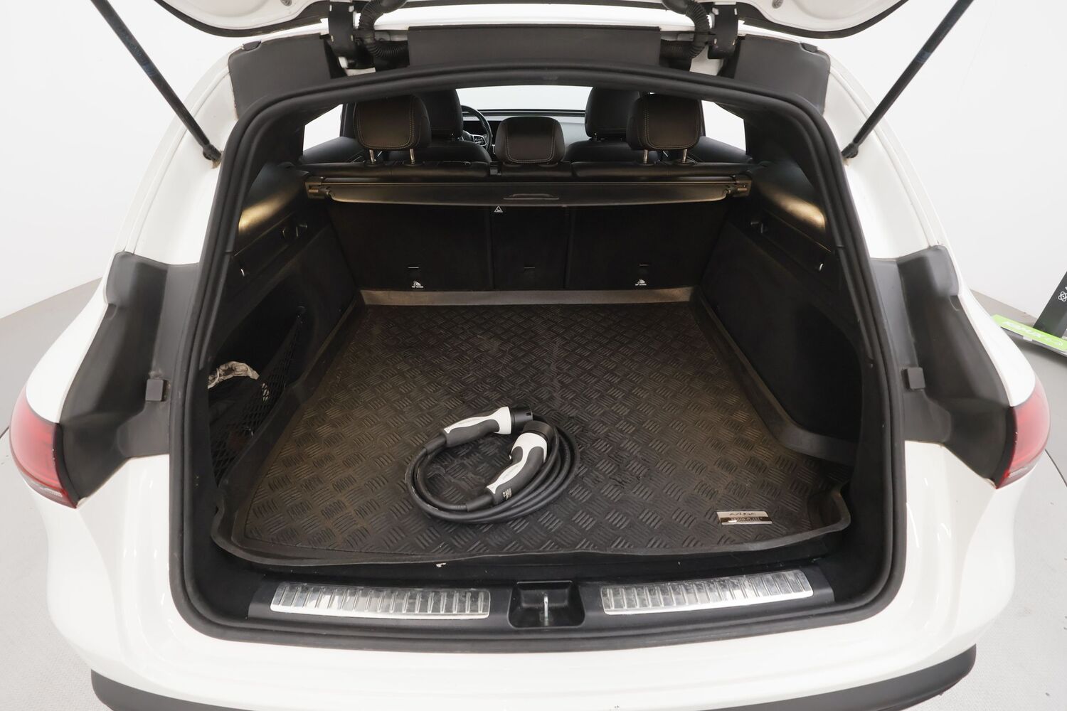 Mercedes-Benz EQC vaihtoauto