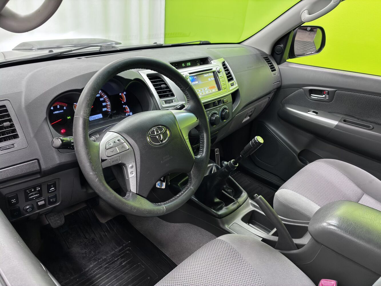 Toyota Hilux vaihtoauto