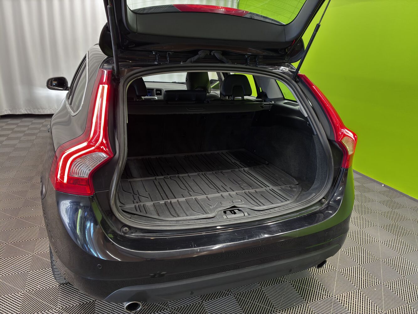Volvo V60 vaihtoauto