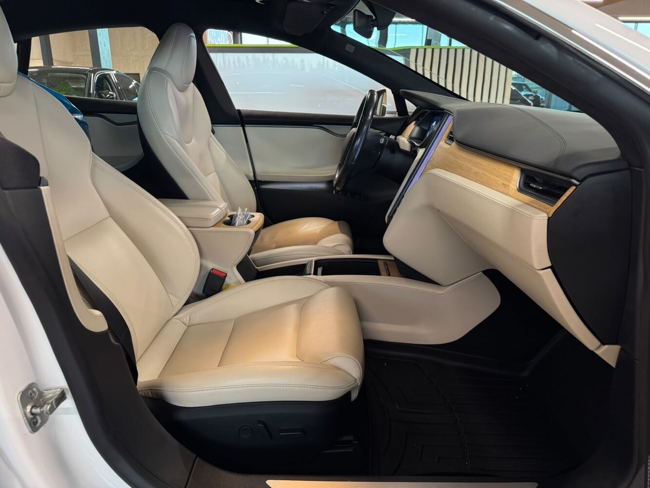 Tesla Model S vaihtoauto