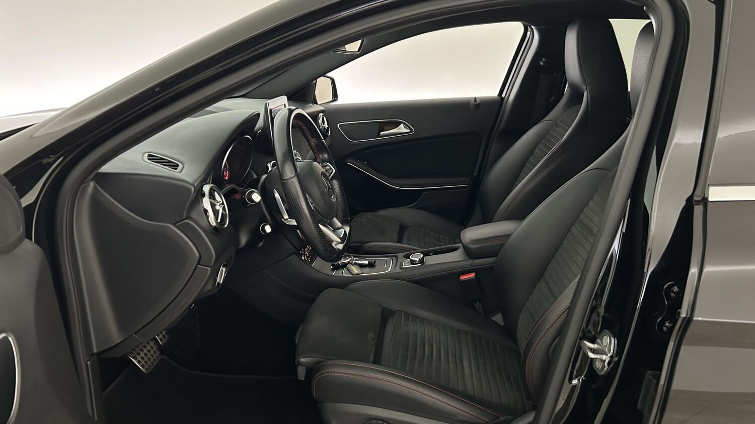 Mercedes-Benz GLA vaihtoauto