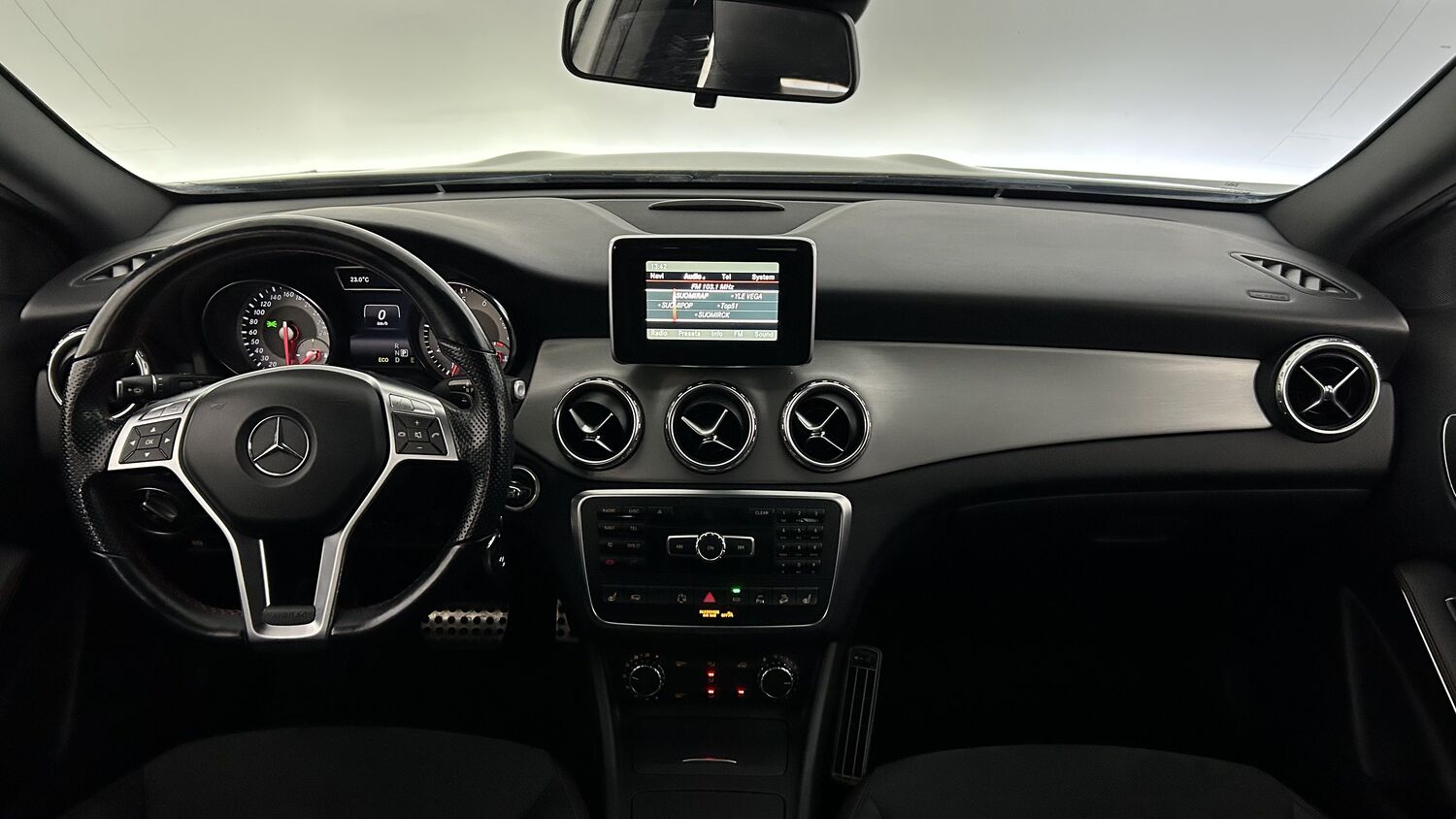 Mercedes-Benz GLA vaihtoauto
