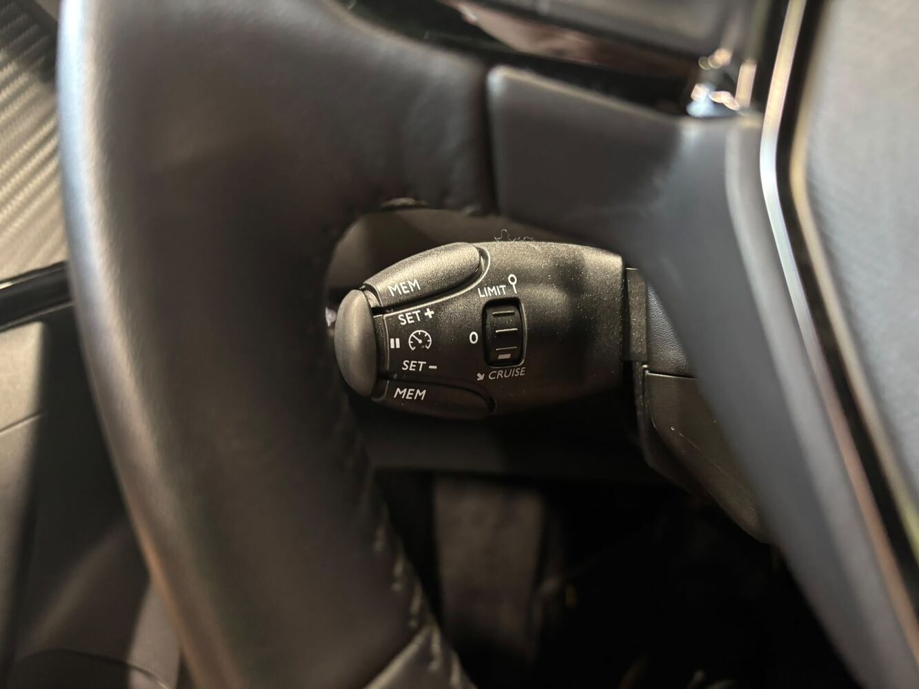 Peugeot e-2008 vaihtoauto