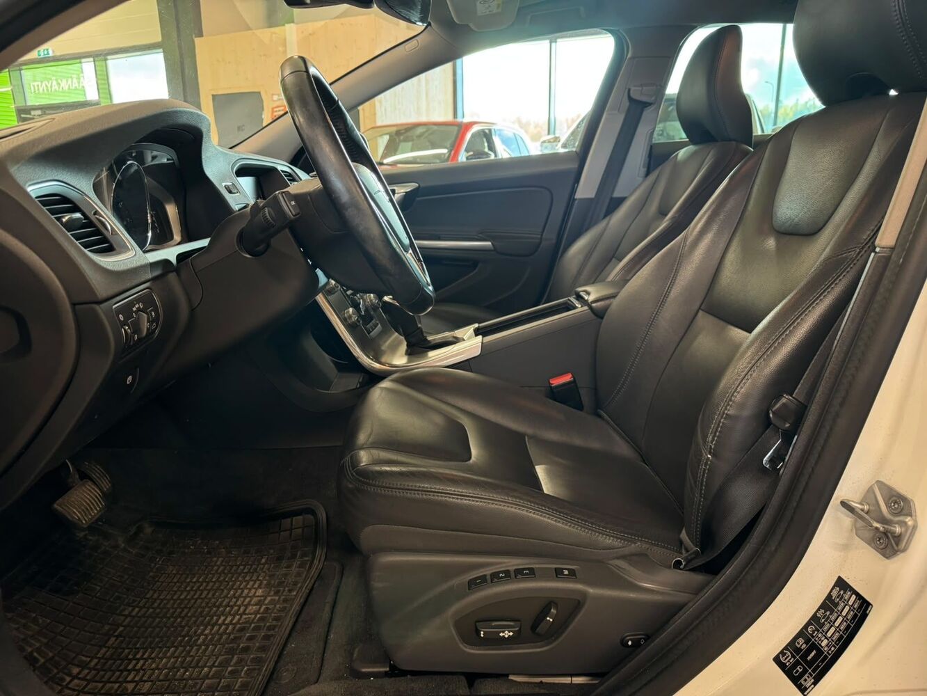 Volvo V60 vaihtoauto