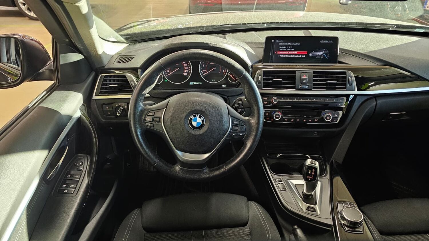 BMW 330 vaihtoauto