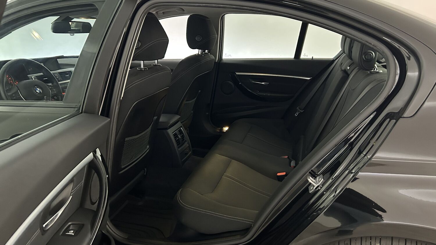 BMW 330 vaihtoauto