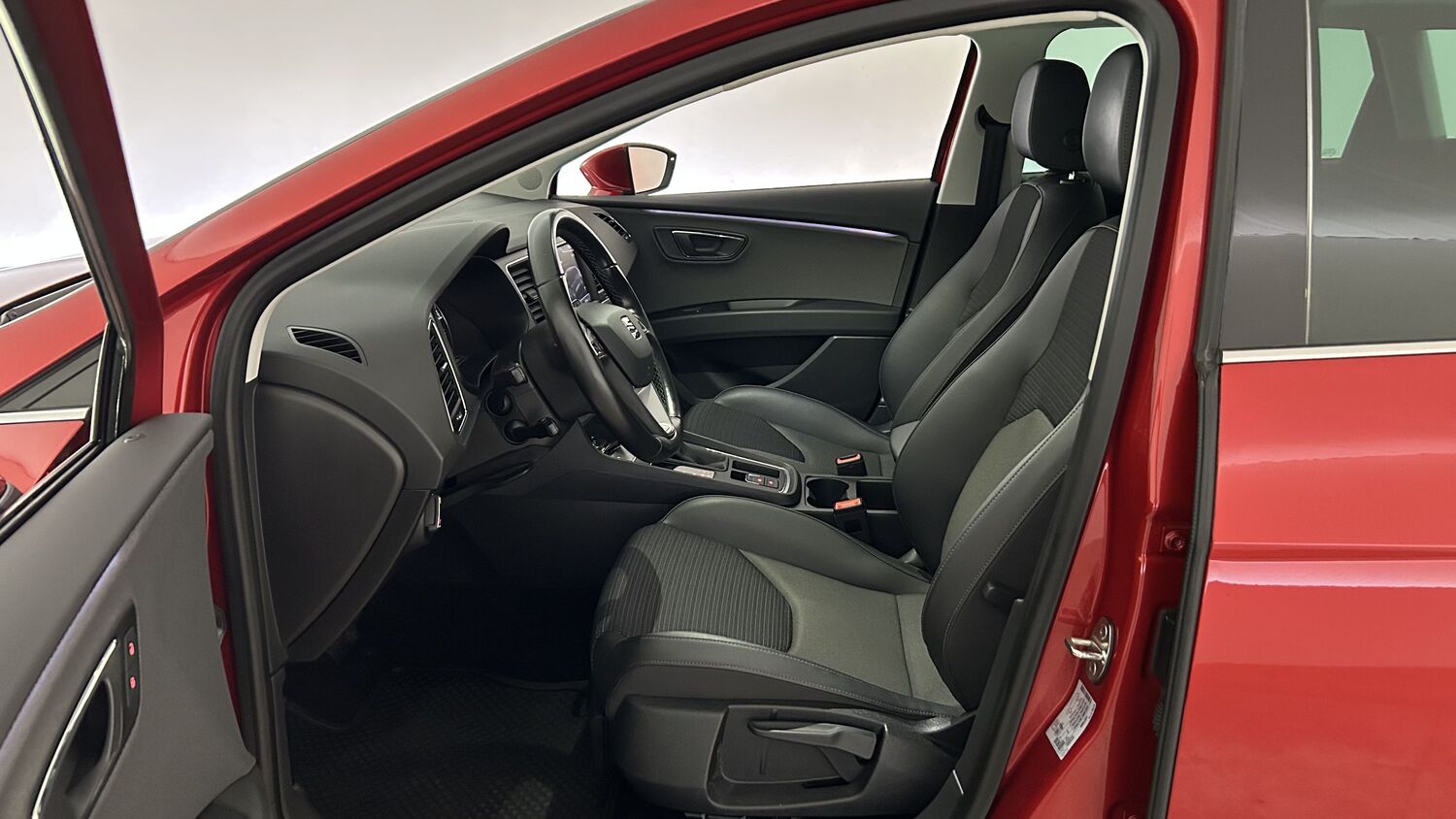 SEAT Leon Sportstourer vaihtoauto