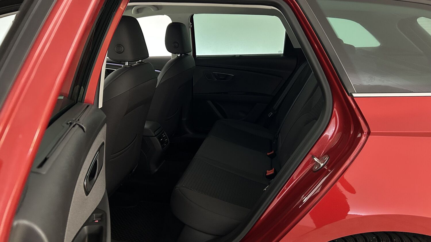 SEAT Leon Sportstourer vaihtoauto