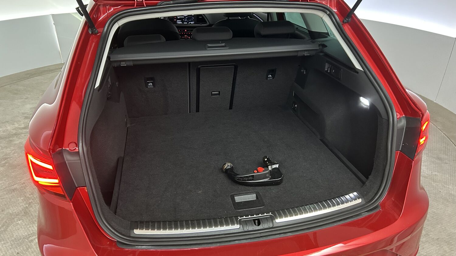 SEAT Leon Sportstourer vaihtoauto