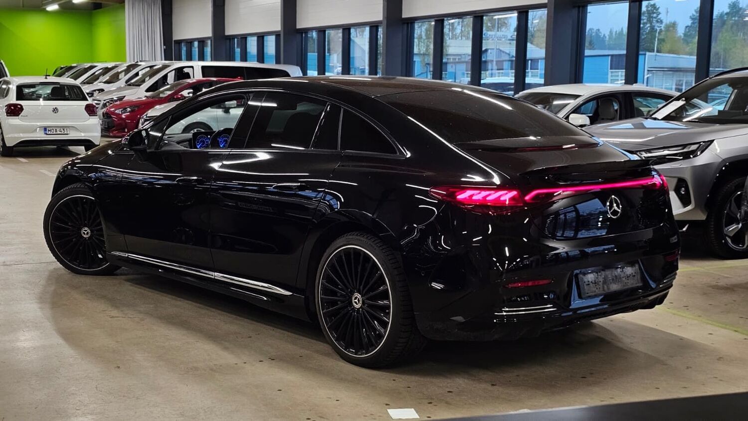 Mercedes-Benz EQE vaihtoauto