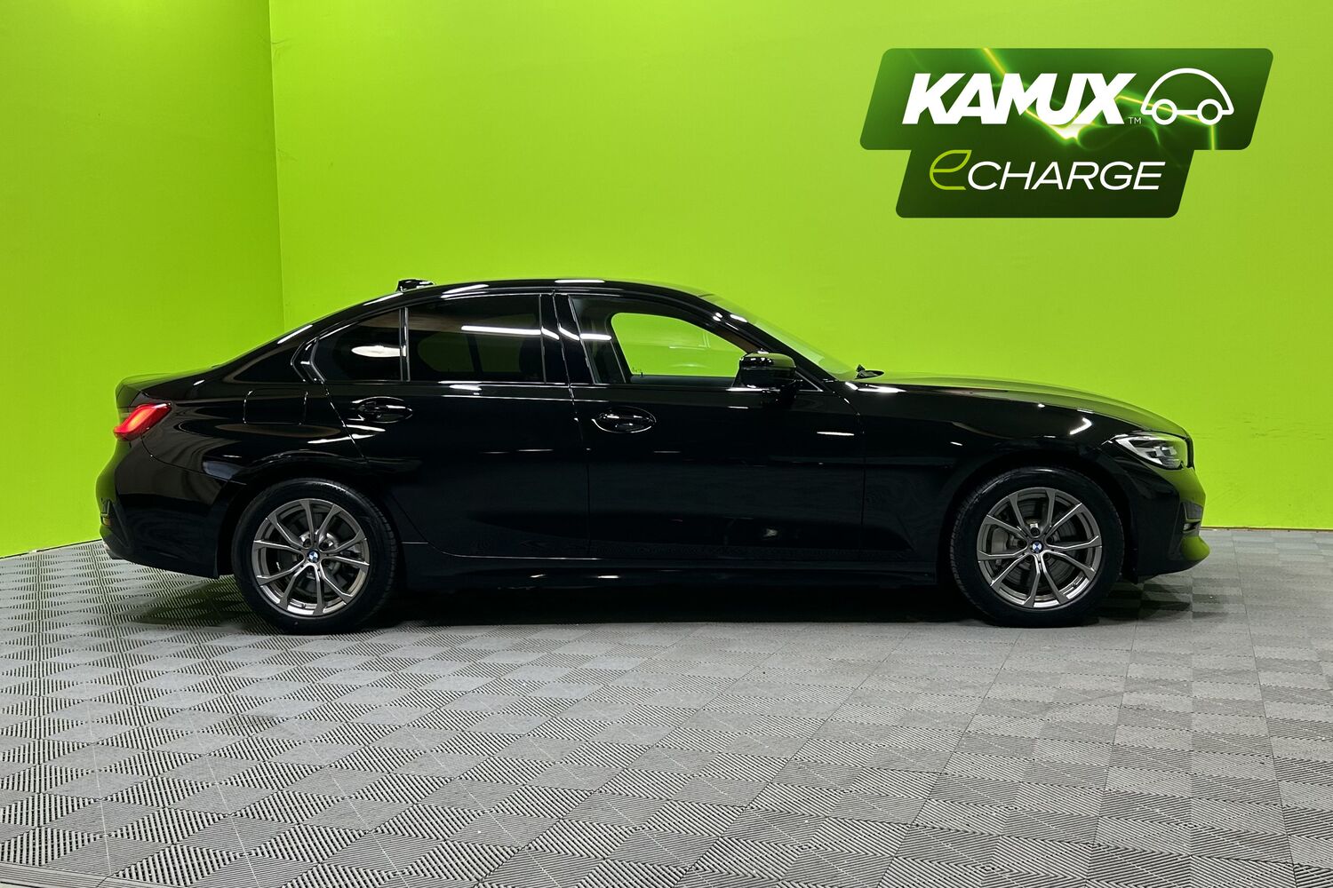 BMW 330 vaihtoauto