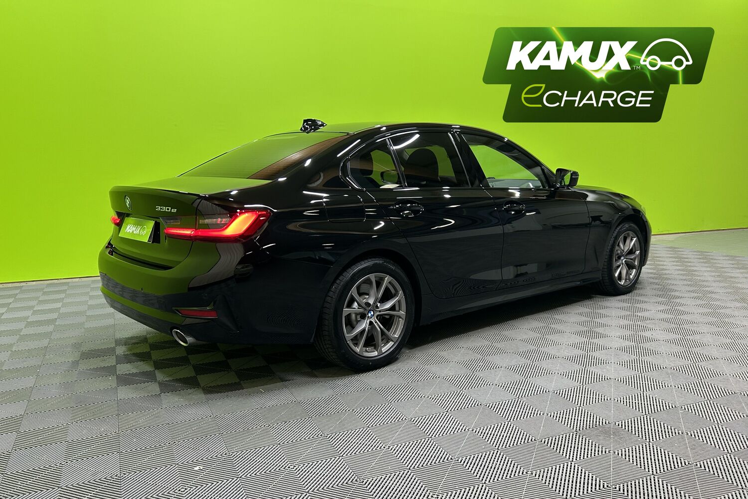 BMW 330 vaihtoauto