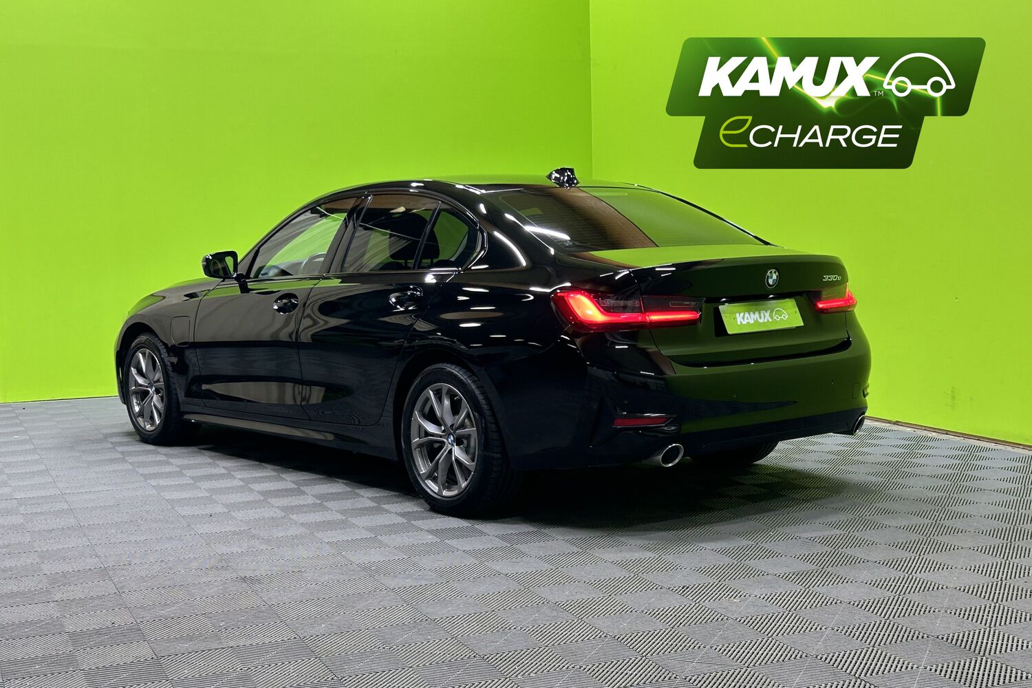 BMW 330 vaihtoauto