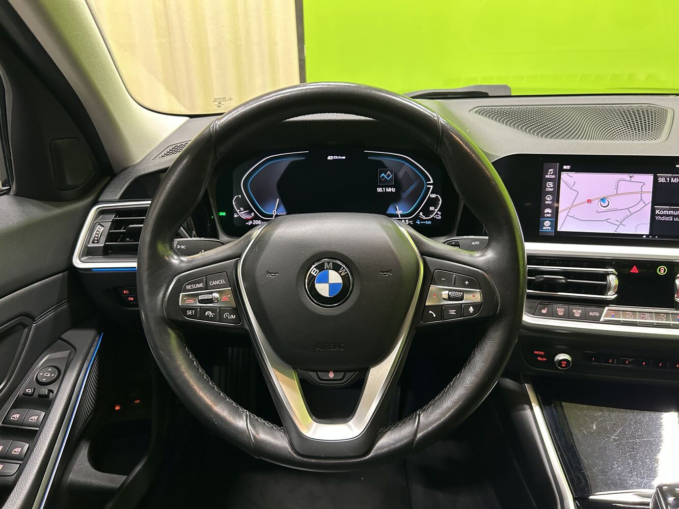 BMW 330 vaihtoauto