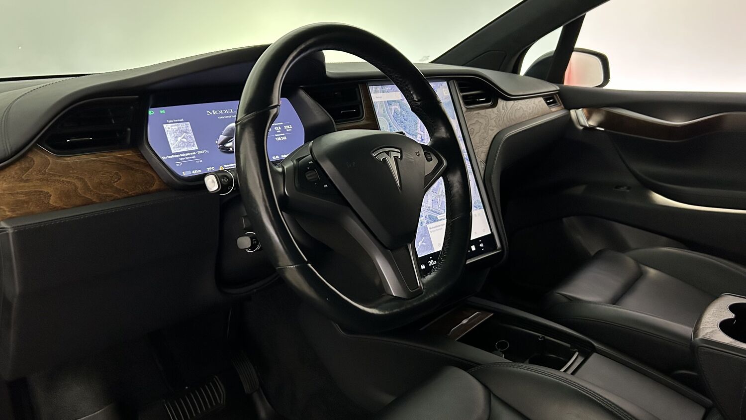 Tesla Model X vaihtoauto