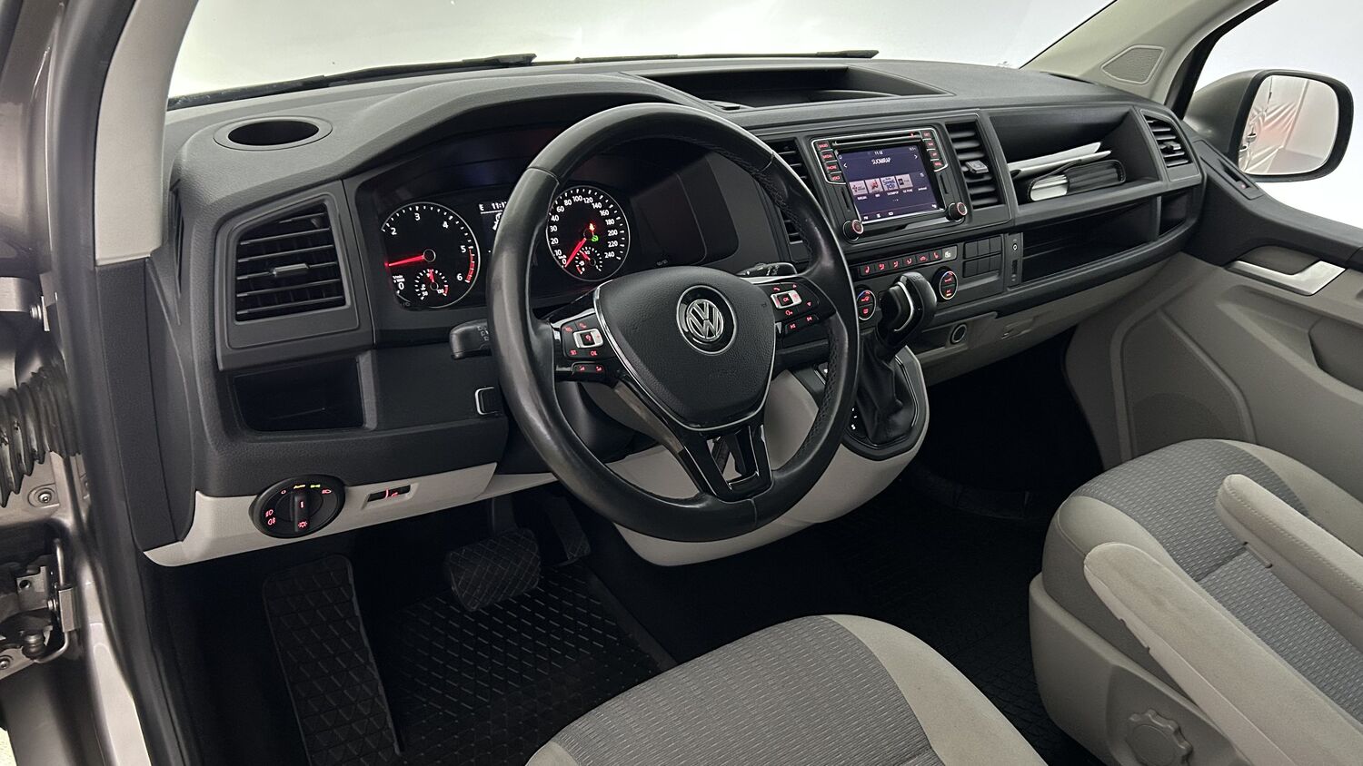 Volkswagen Caravelle vaihtoauto