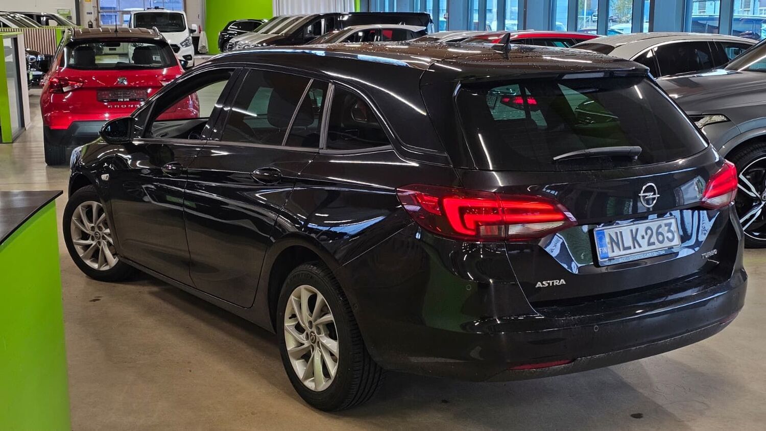 Opel Astra vaihtoauto
