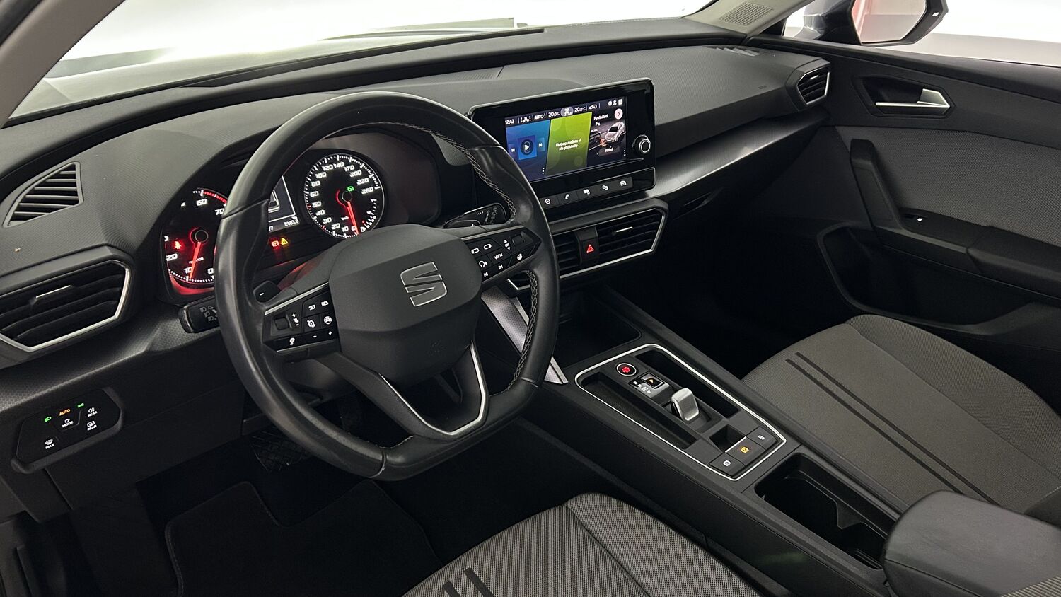 SEAT Leon Sportstourer vaihtoauto