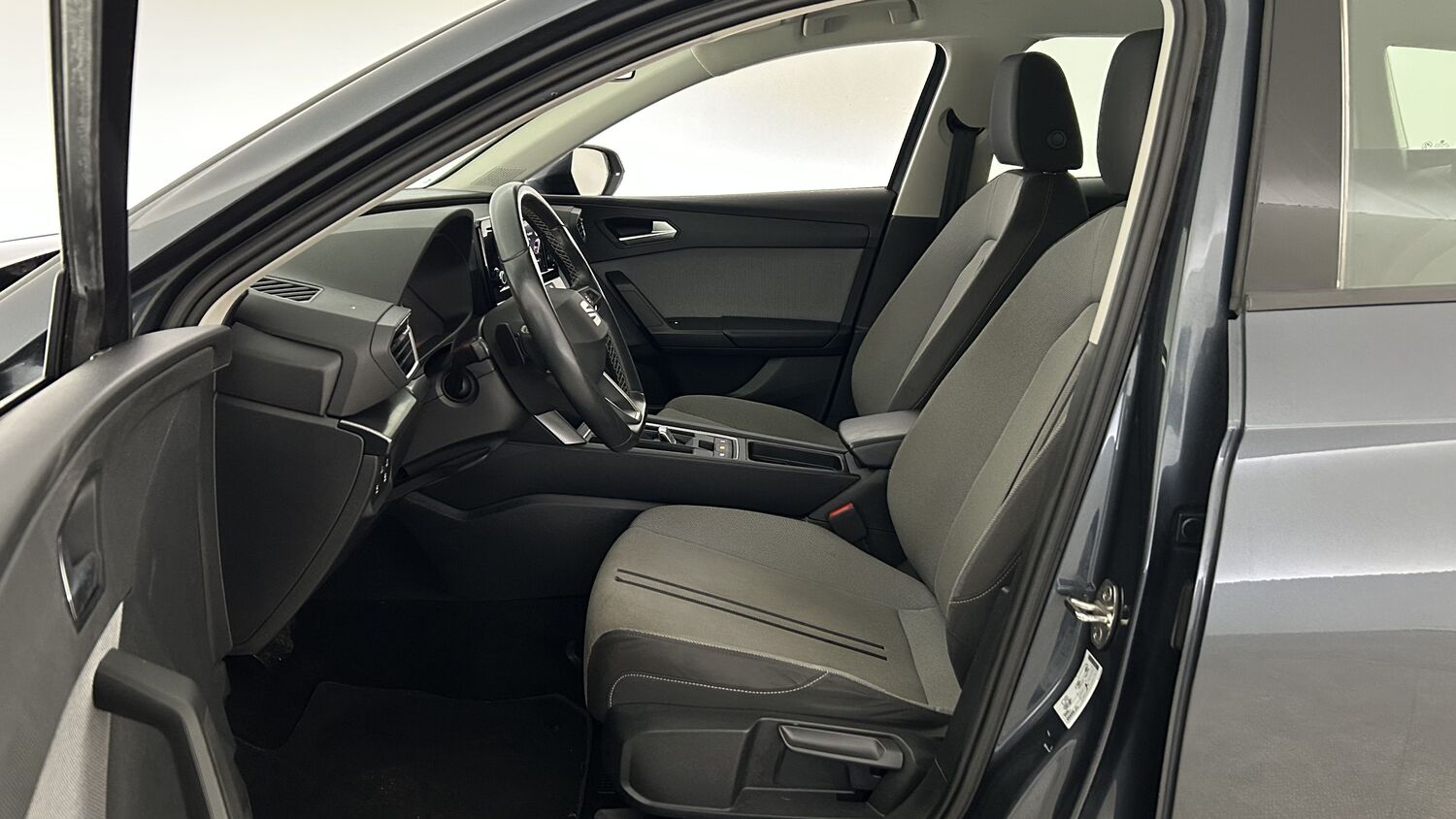 SEAT Leon Sportstourer vaihtoauto
