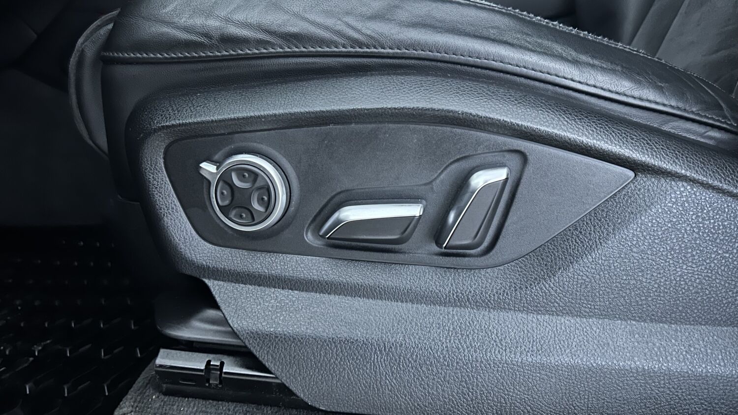 Audi Q7 vaihtoauto