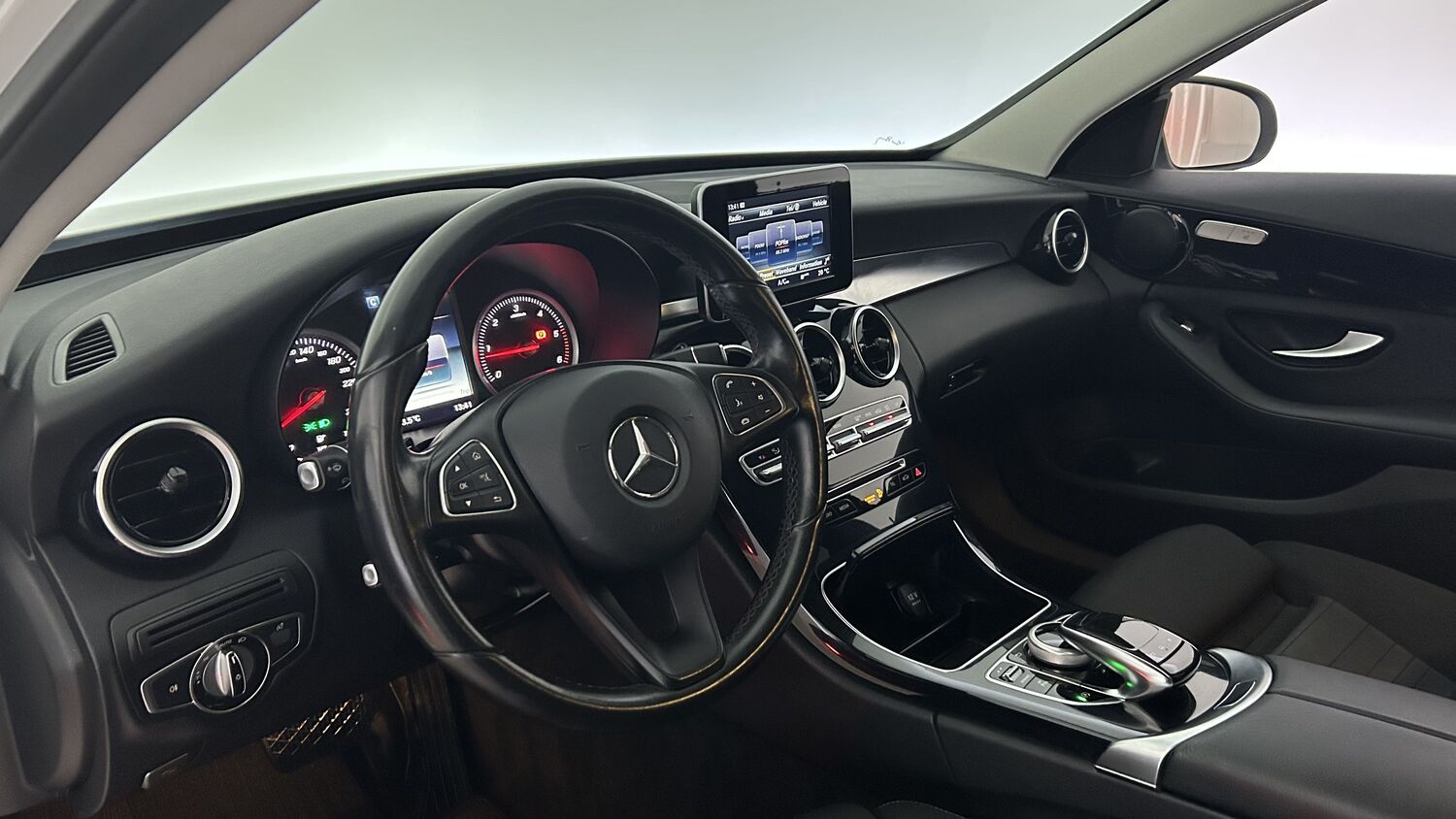 Mercedes-Benz C vaihtoauto