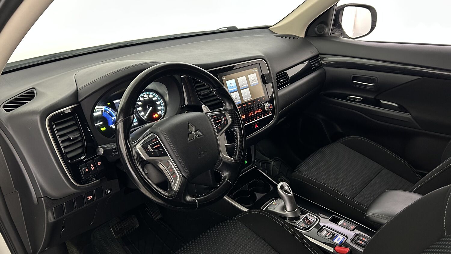 Mitsubishi Outlander PHEV vaihtoauto