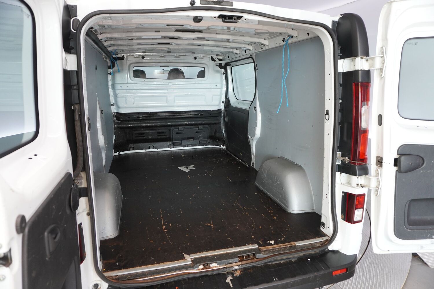 Opel Vivaro vaihtoauto