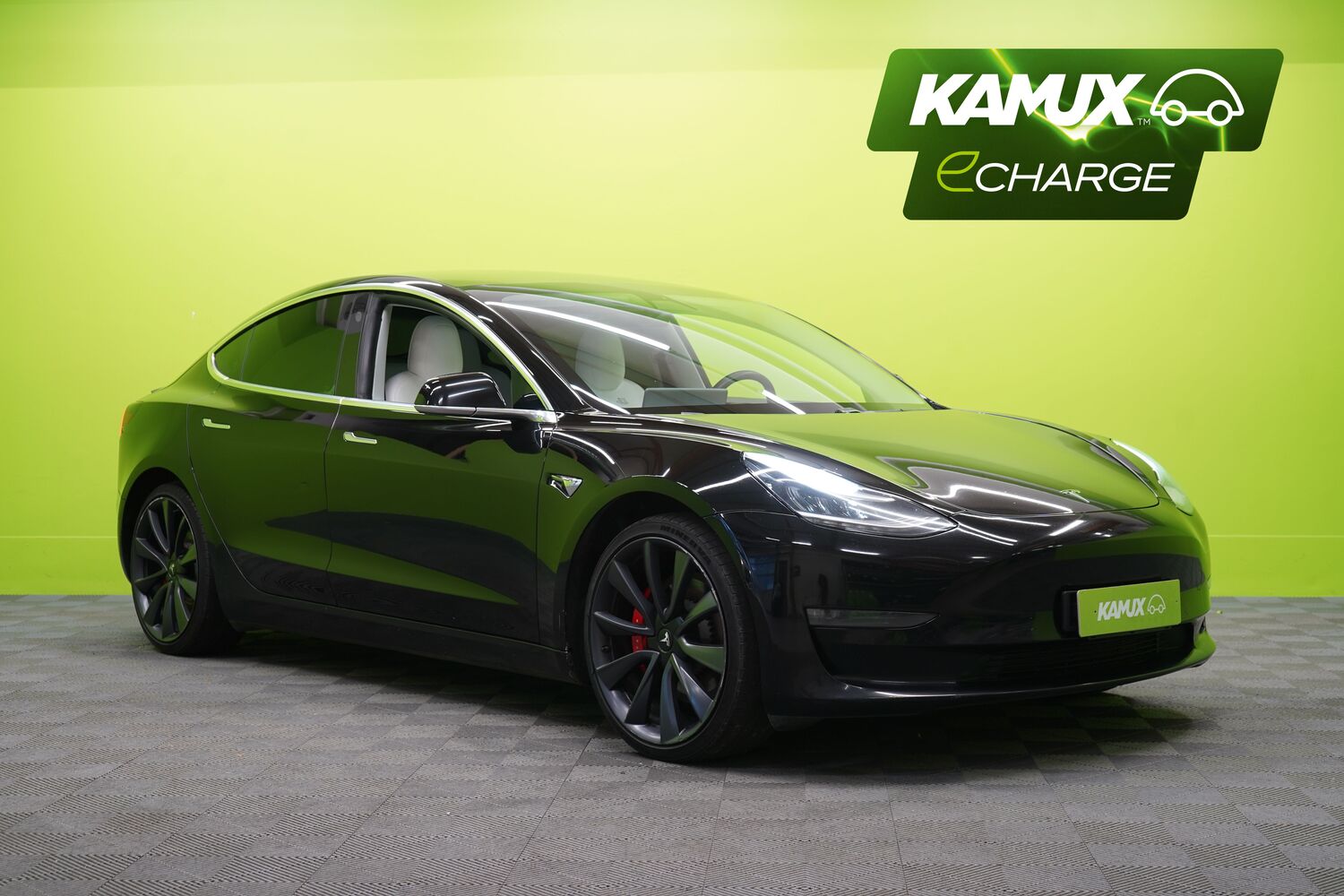 Tesla Model 3 vaihtoauto