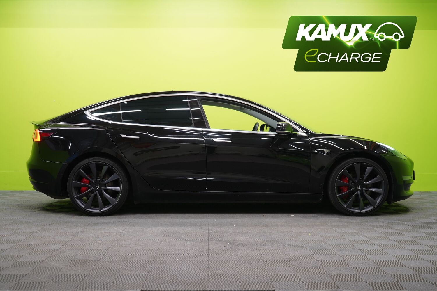 Tesla Model 3 vaihtoauto