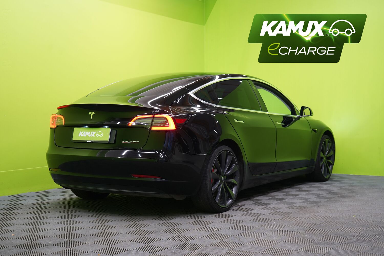 Tesla Model 3 vaihtoauto