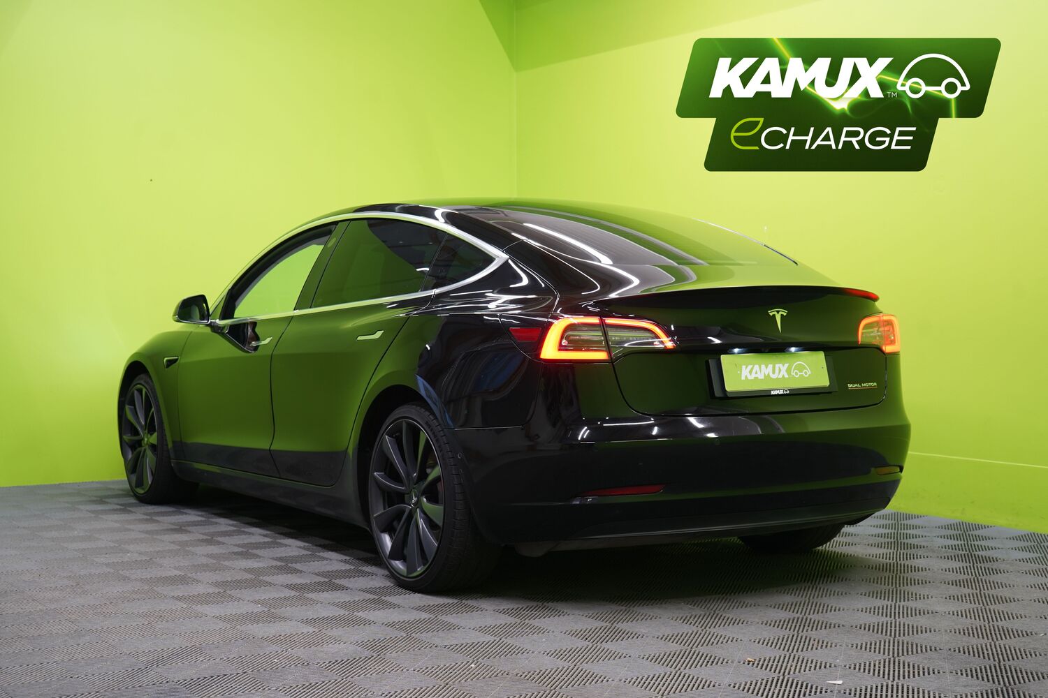 Tesla Model 3 vaihtoauto