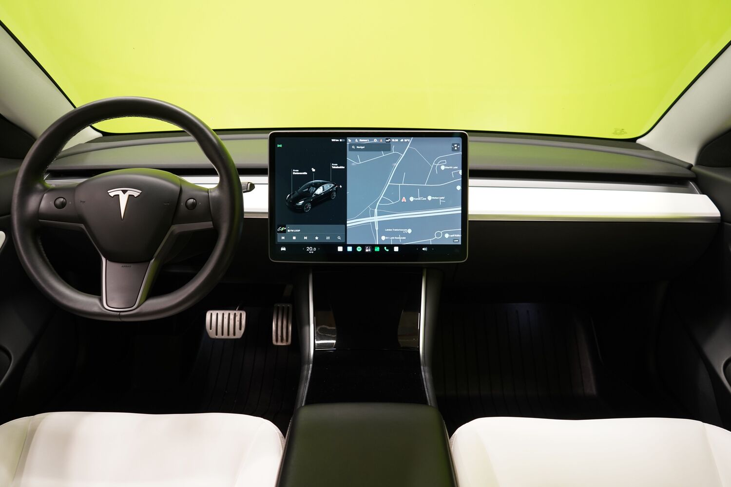 Tesla Model 3 vaihtoauto