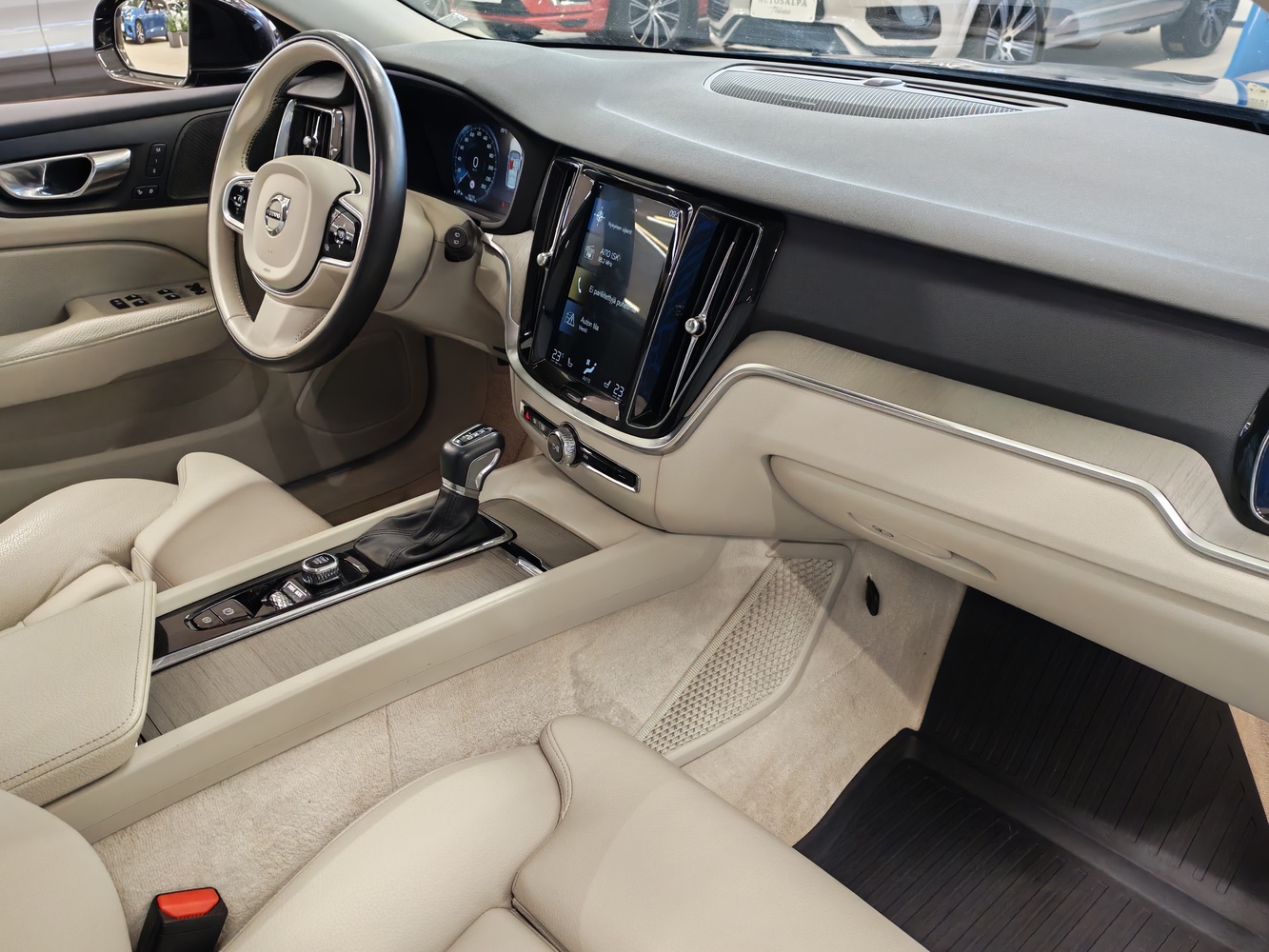 Volvo V60 vaihtoauto