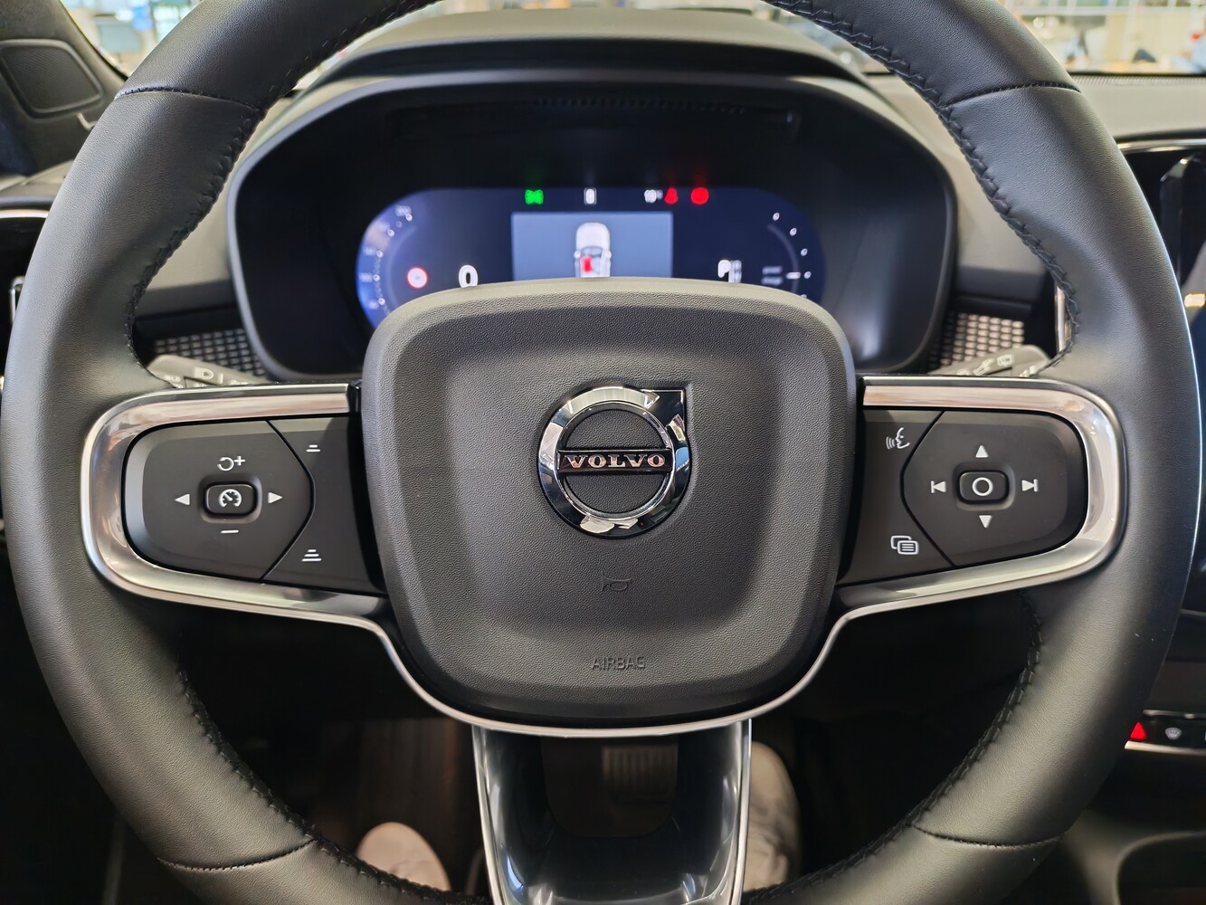 Volvo EX40 vaihtoauto