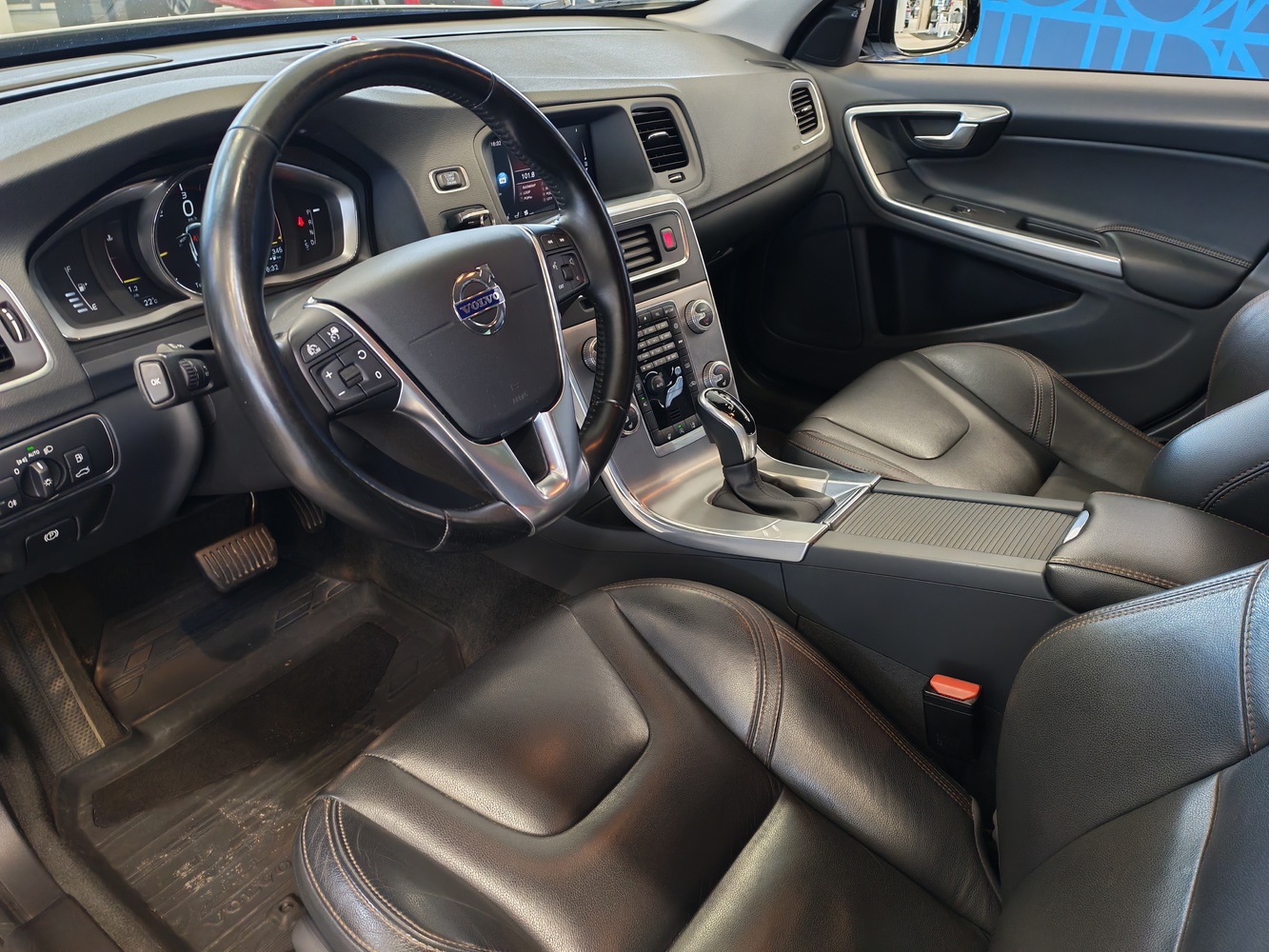 Volvo V60 Cross Country vaihtoauto
