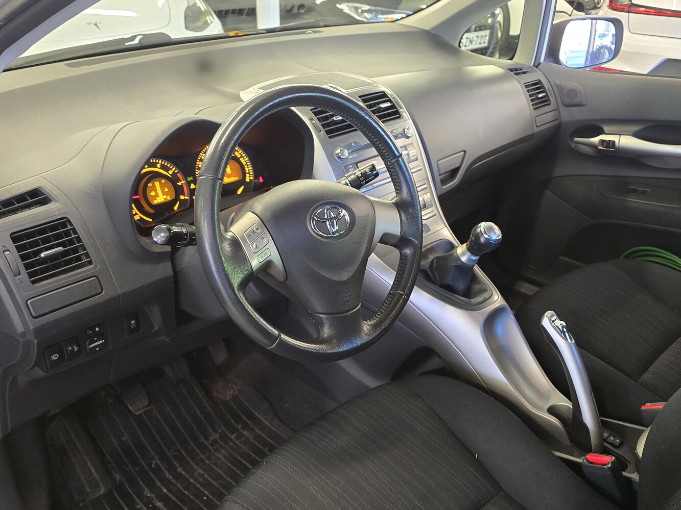 Toyota Auris vaihtoauto