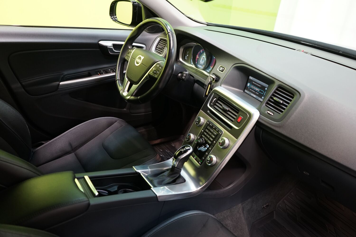 Volvo V60 Cross Country vaihtoauto