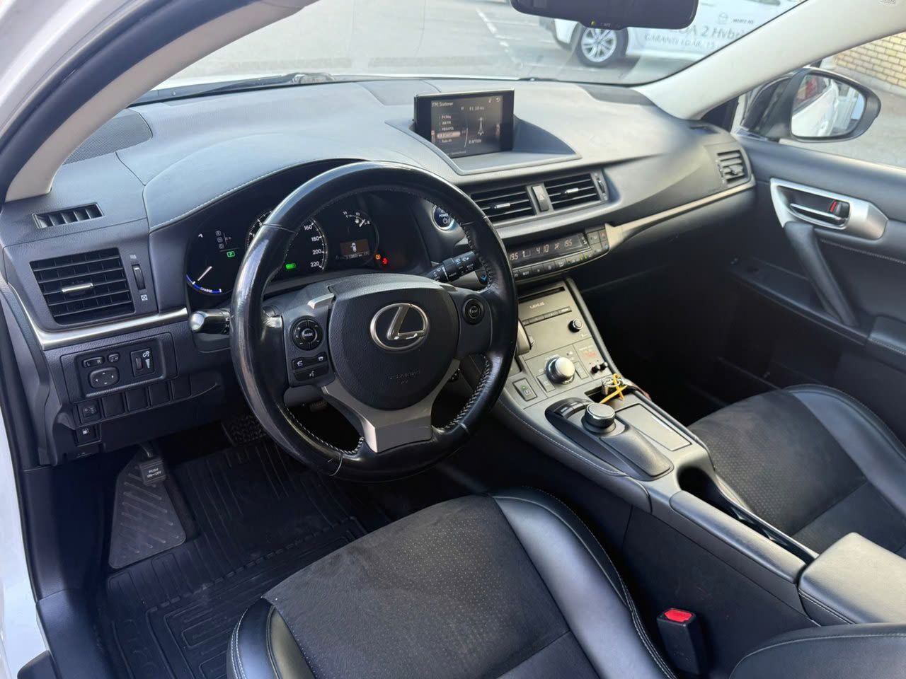 Lexus CT vaihtoauto