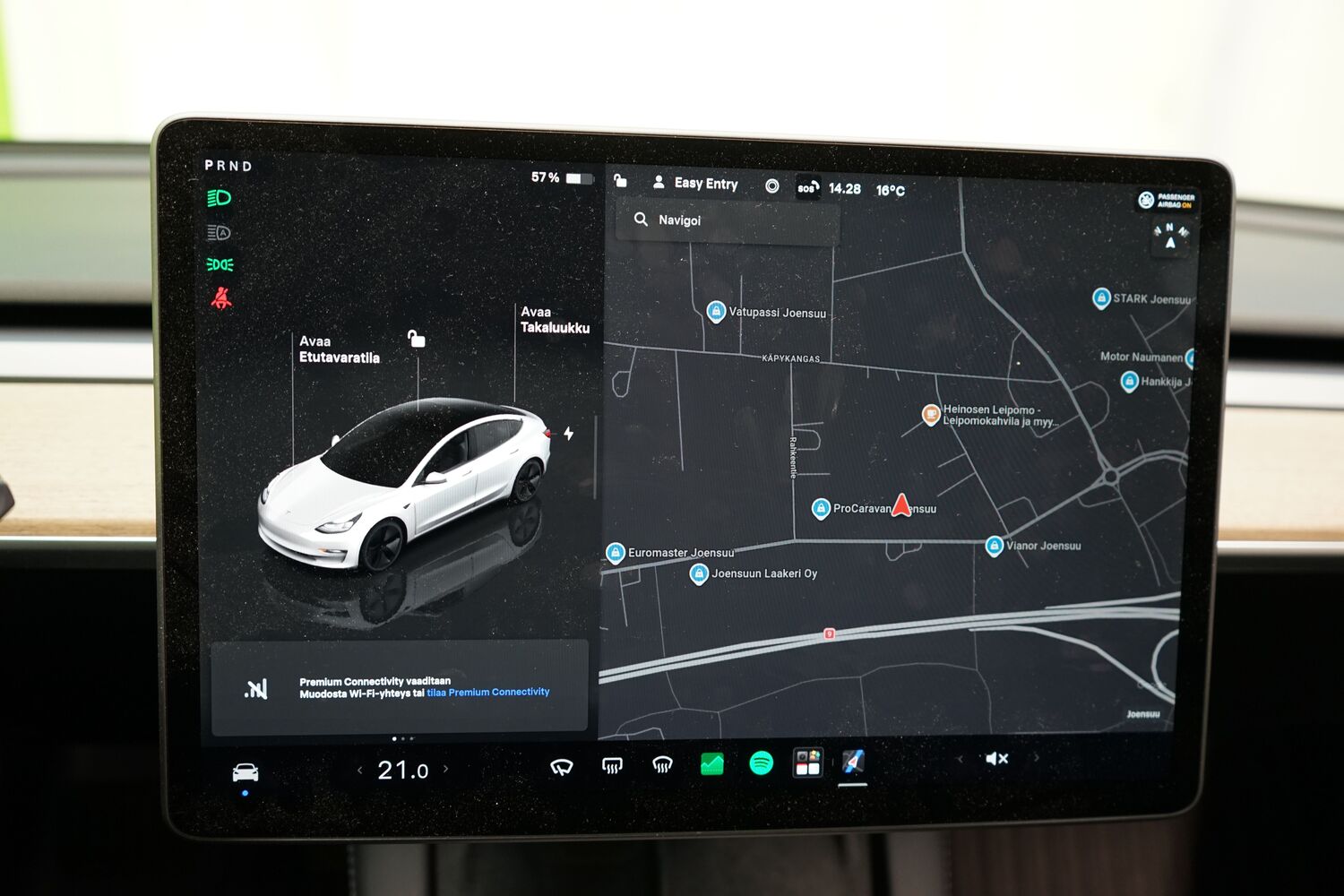 Tesla Model 3 vaihtoauto