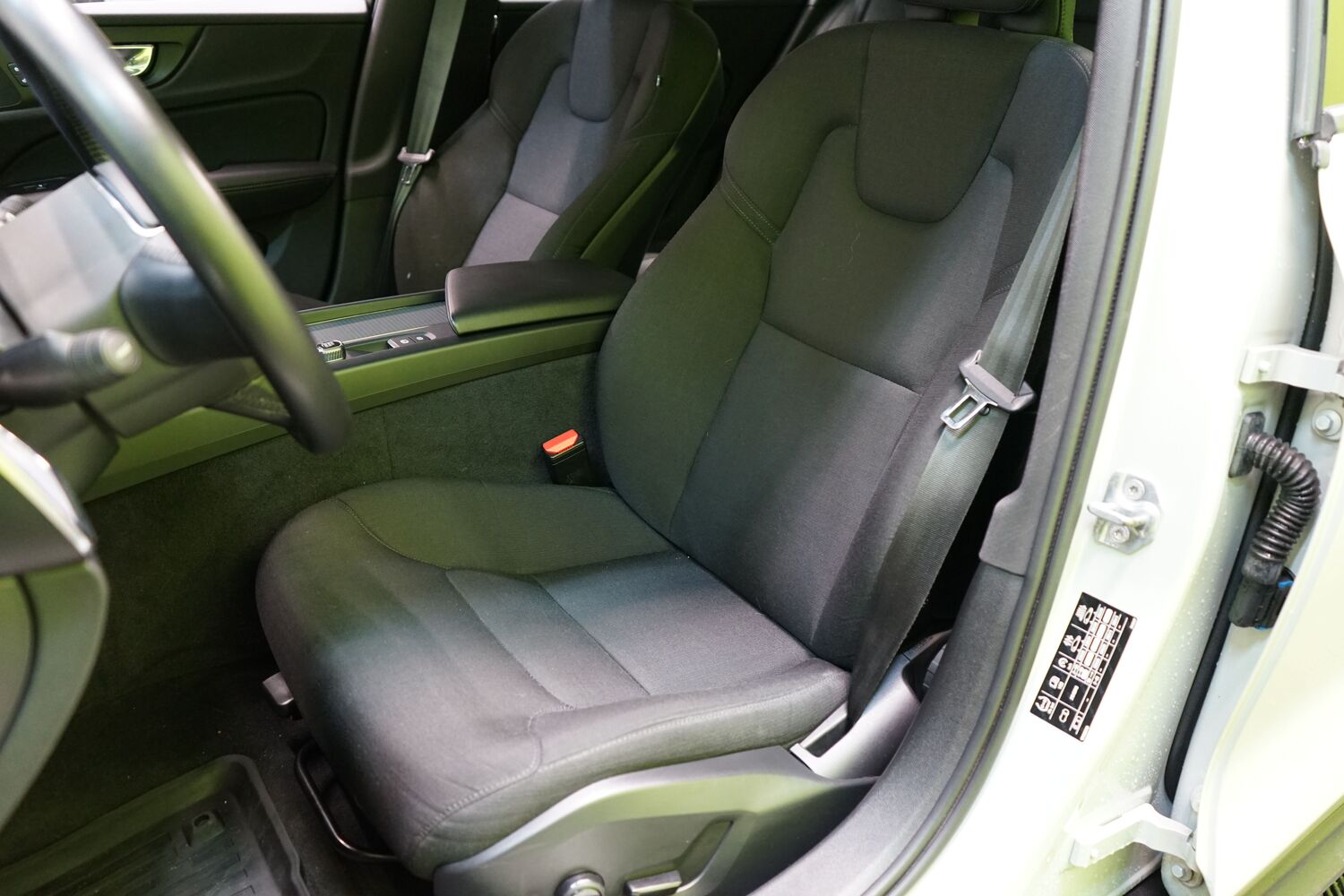 Volvo V60 Cross Country vaihtoauto