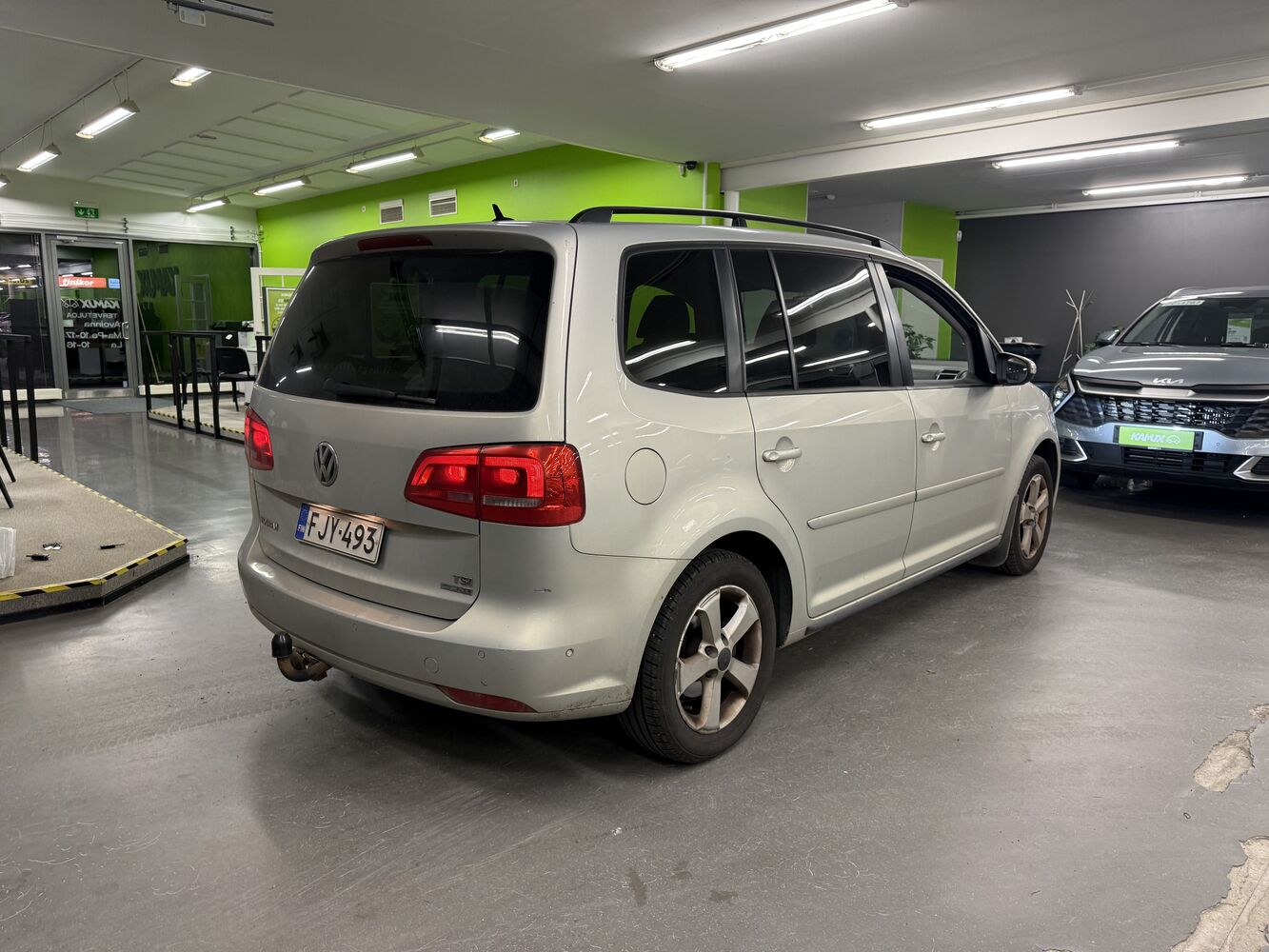 Volkswagen Touran vaihtoauto