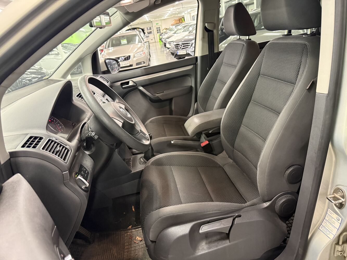 Volkswagen Touran vaihtoauto