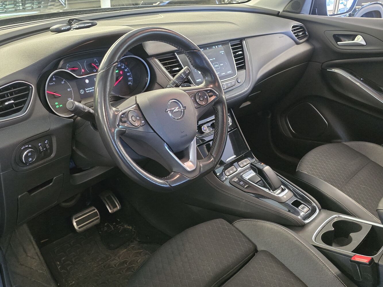 Opel Grandland X vaihtoauto