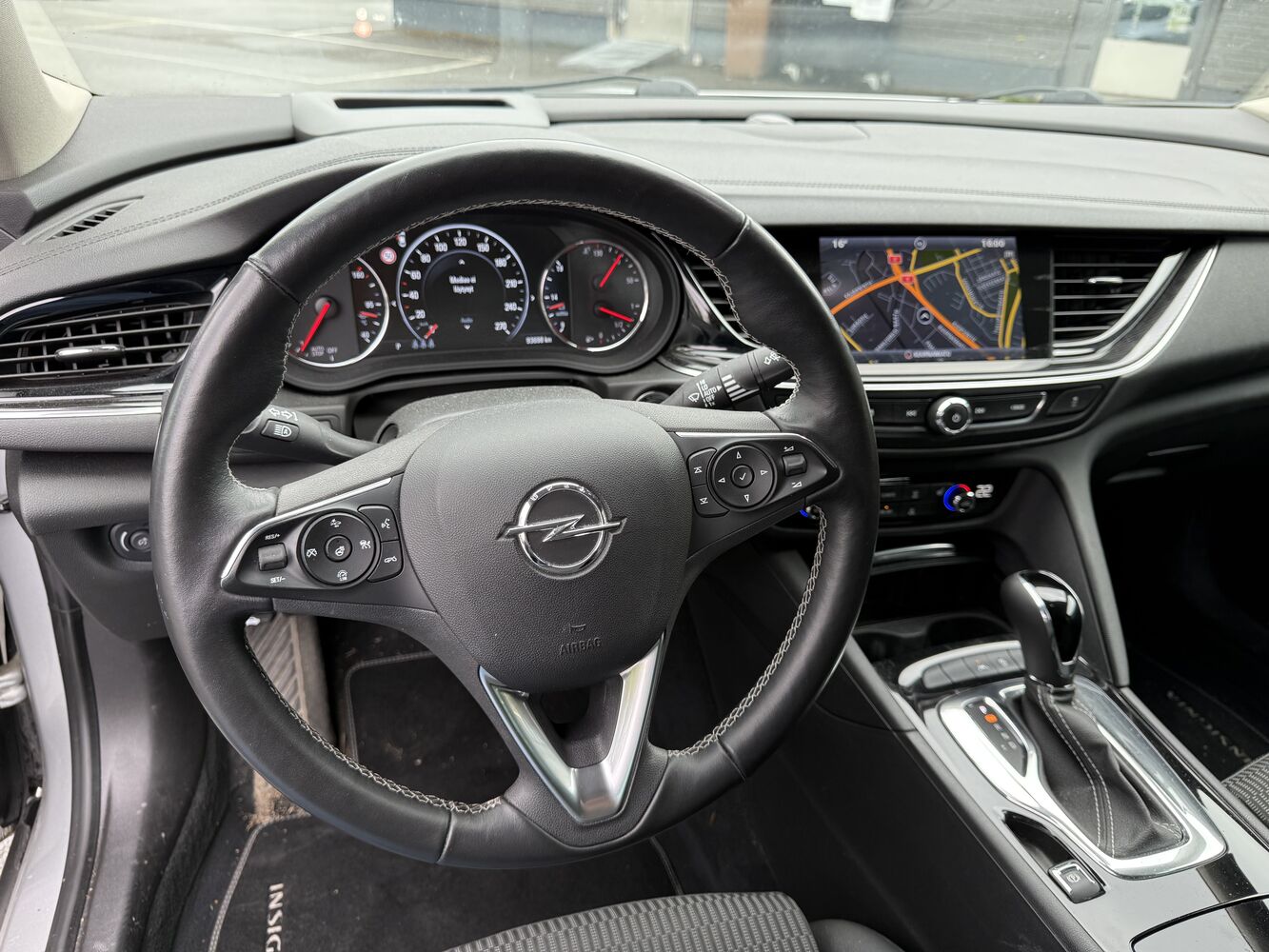 Opel Insignia vaihtoauto