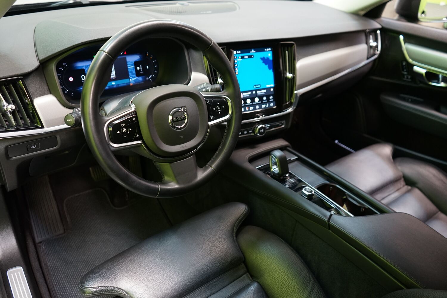 Volvo V90 Cross Country vaihtoauto