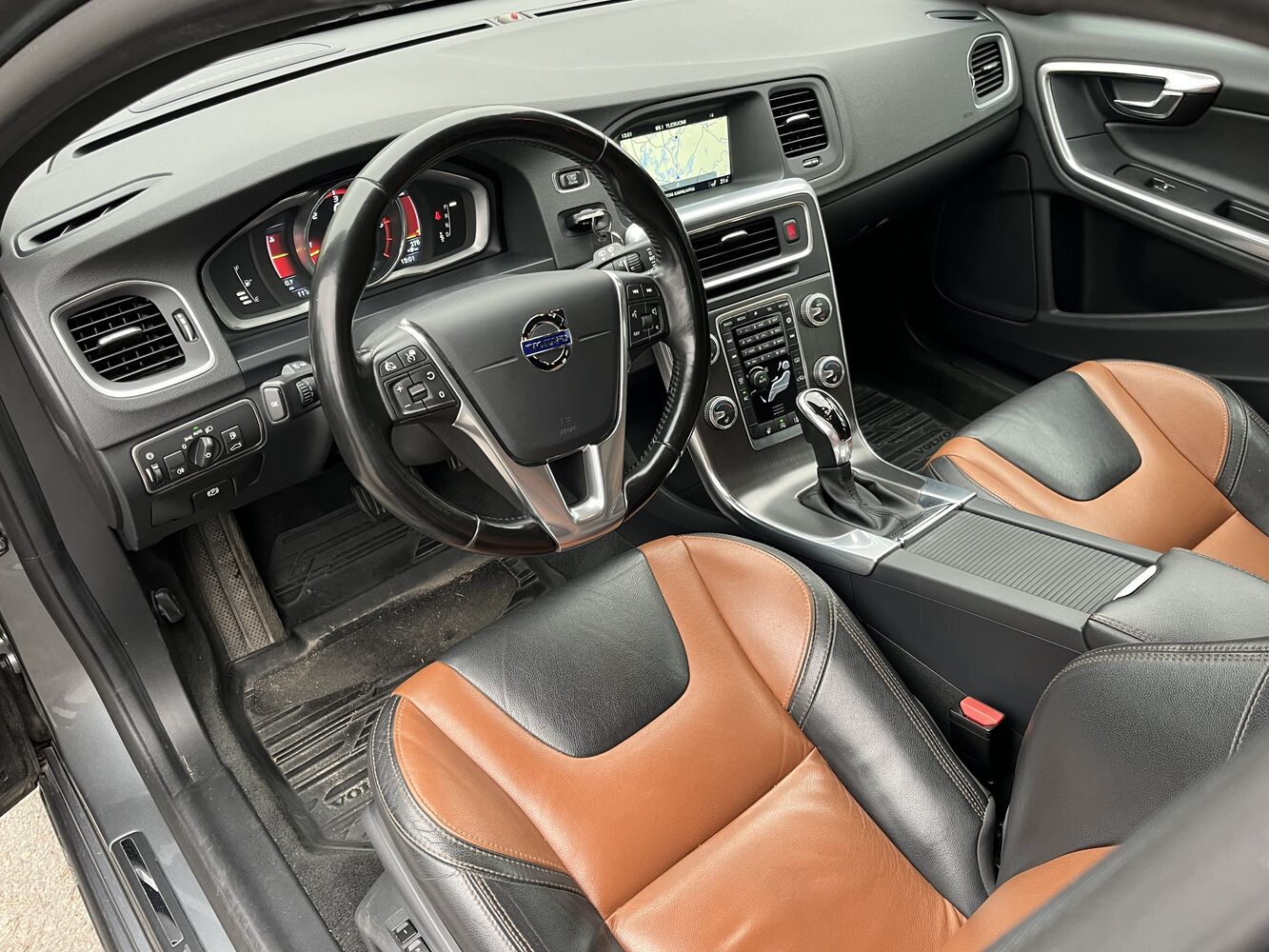 Volvo V60 Cross Country vaihtoauto